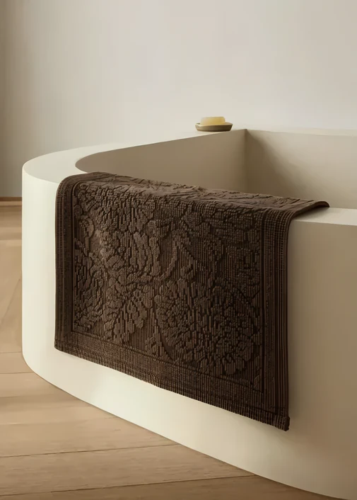 Brown jacquard bath mat